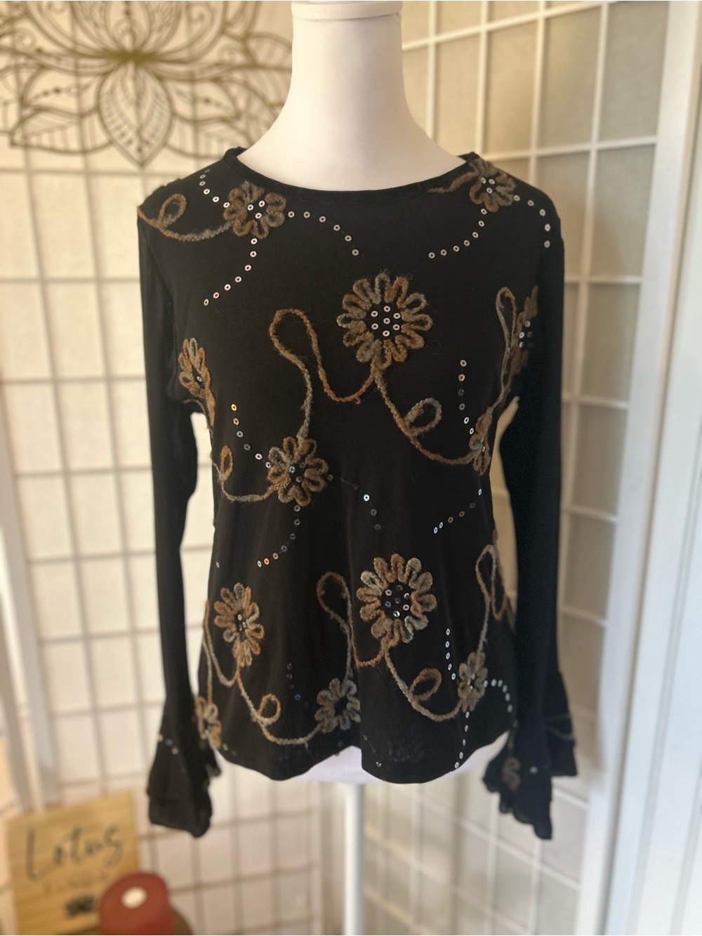 Black Sheer Floral Sequin Appliqué Bell-Sleeve Top Large Runs Small